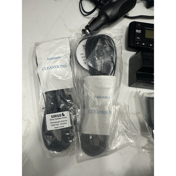 Sirius Dock play + Complete Vehicle Kit Satellite Stratus 5 Radio - SV5TK1 -NEW! - Picture 6 of 11